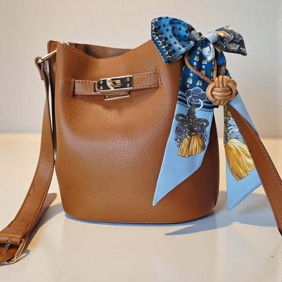 Brown Lychee Bucket with Turn-Lock, Scarf and Charm by Purple & Lilac Co.  NWT - Picture 2 of 8